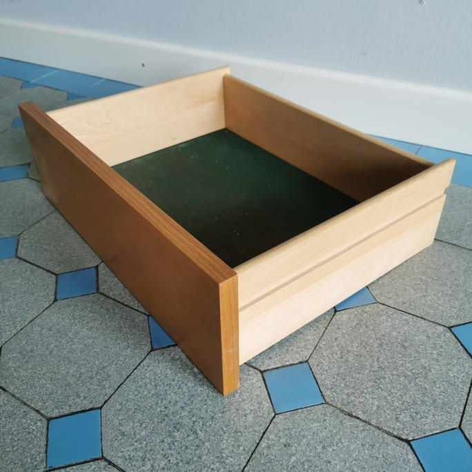 alte Schublade, vor der Aufarbeitung nach Kundenwunsch (aus einem 60er Jahre Schrank der Kundin)